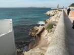  la mer en bas de la corniche